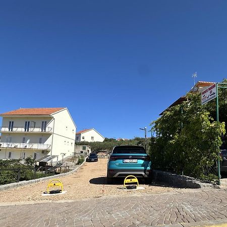 Primosten Apartments Eksteriør billede